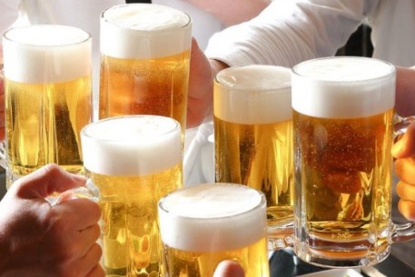 Ảnh hưởng của rượu, bia đến cân nặng thế nào?