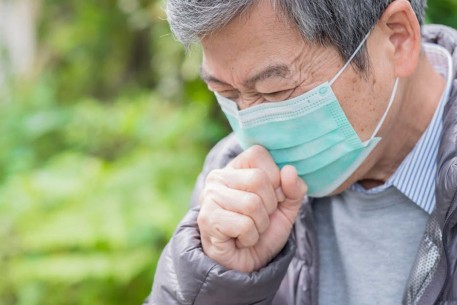 Phòng bệnh cho người cao tuổi khi giao mùa