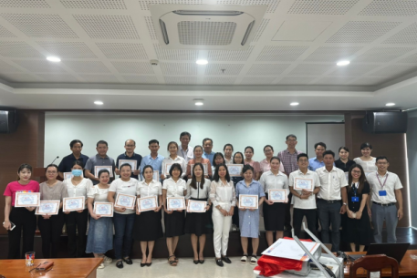 CDC Đà Nẵng hoàn thành khóa đào tạo và cấp chứng chỉ chứng nhận về chuyên môn y tế lao động lần thứ nhất