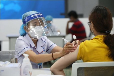 ĐÀ NẴNG: TRIỂN KHAI TIÊM VẮC XIN PHÒNG COVID-19 PFIZER MŨI 1 CHO PHỤ NỮ MANG THAI TỪ 13 TUẦN
