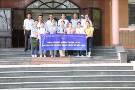 Về nguồn tìm địa chỉ đỏ - viếng hương các anh hùng liệt sĩ