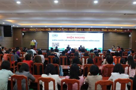 Tiếp tục nâng cao kỹ năng giao tiếp ứng xử, đổi mới phong cách, thái độ phục vụ của cán bộ y tế hướng tới sự hài lòng của người bệnh