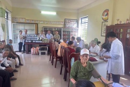 Hội Đông y huyện Hòa Vang tổ chức khám, chữa bệnh miễn phí  cho người dân