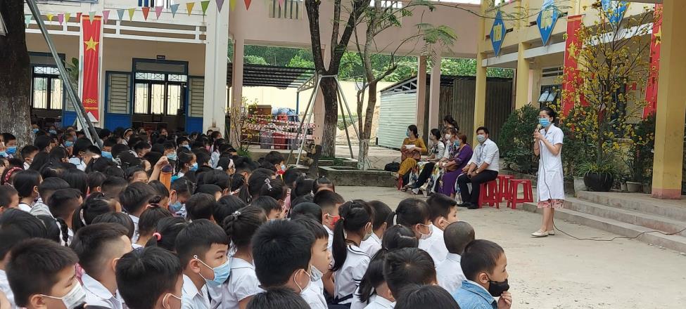 kham mat cho hs 2