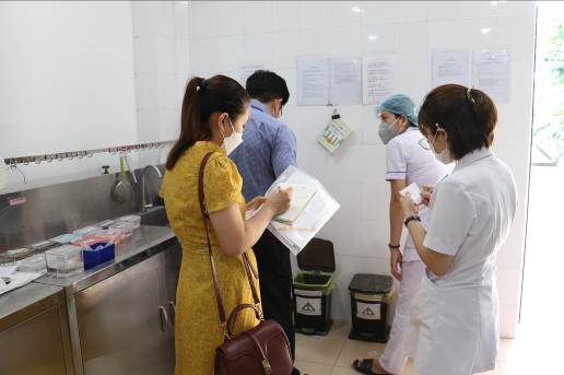 Kiểm tra phân loại rác thải tại bệnh viện