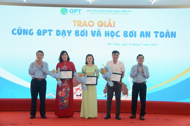Bơi an toàn