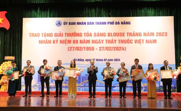 trao tặng gải thưởng 2023 