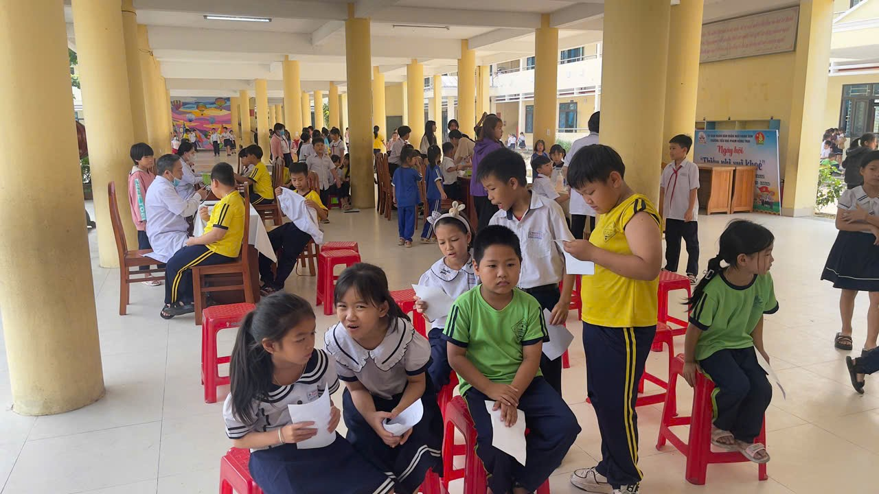 tiêm bù vắc xin