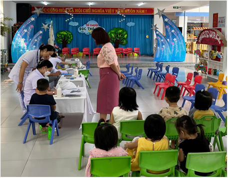 tiêm chủng cho trẻ