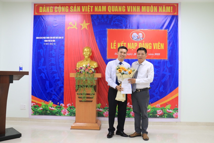 kết nạp đảng viên